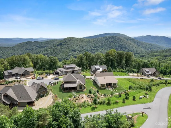 15 Peregrines Ridge Ct, Fairview, NC 28730