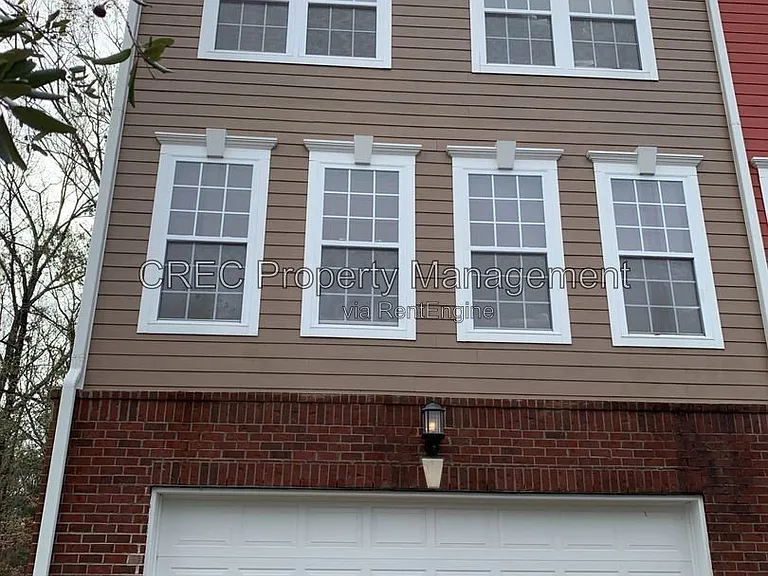 9161 Parlor Dr — Photo 3