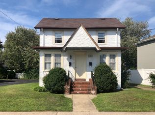 101 Burtis St #1, Lynbrook, NY 11563