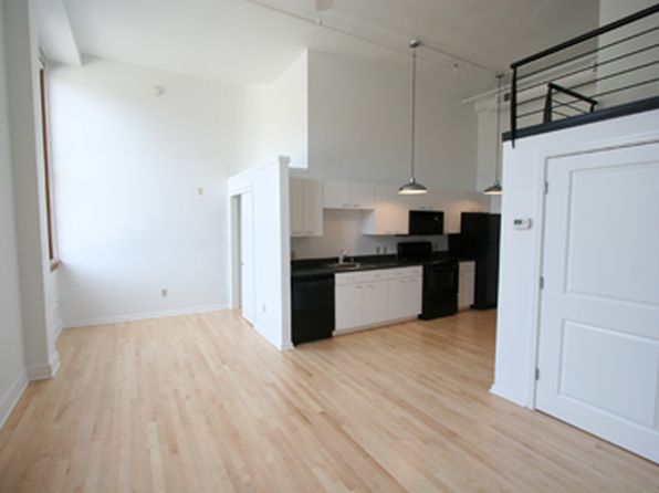 100 Broadway Blvd NE #209