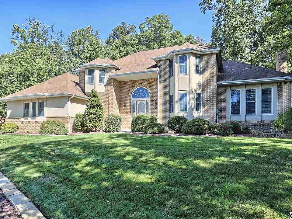 1st image of 391 Burgoyne Dr