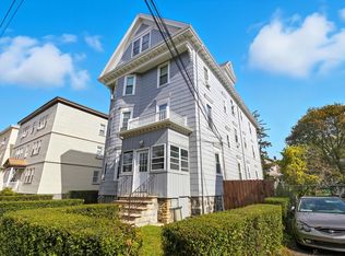 656-658 Metropolitan Ave, Hyde Park, MA 02136