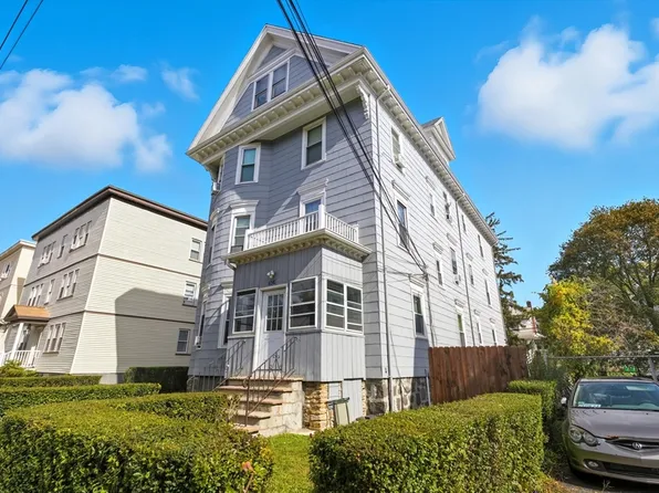 656-658 Metropolitan Ave, Hyde Park, MA 02136