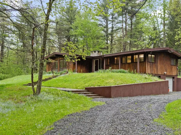 16 Pine Tree Dr, Owego, NY 13827