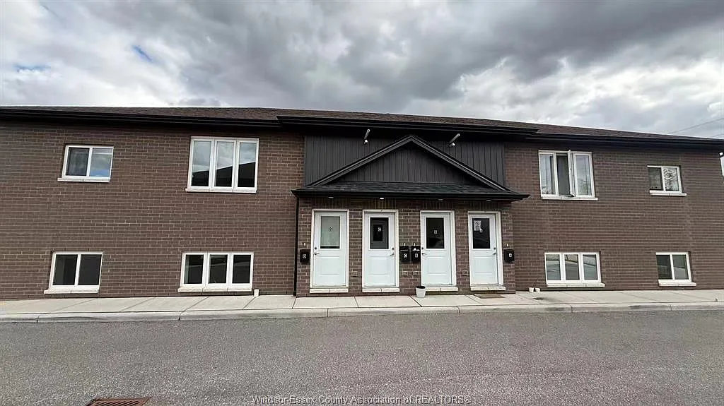 3 bed, 1200 sqft, $2,250 — Photo 1