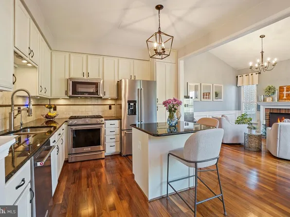 47558 Tenfoot Island Ter, Sterling, VA 20165