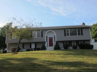 29 Strobel Rd, Trumbull, CT 06611