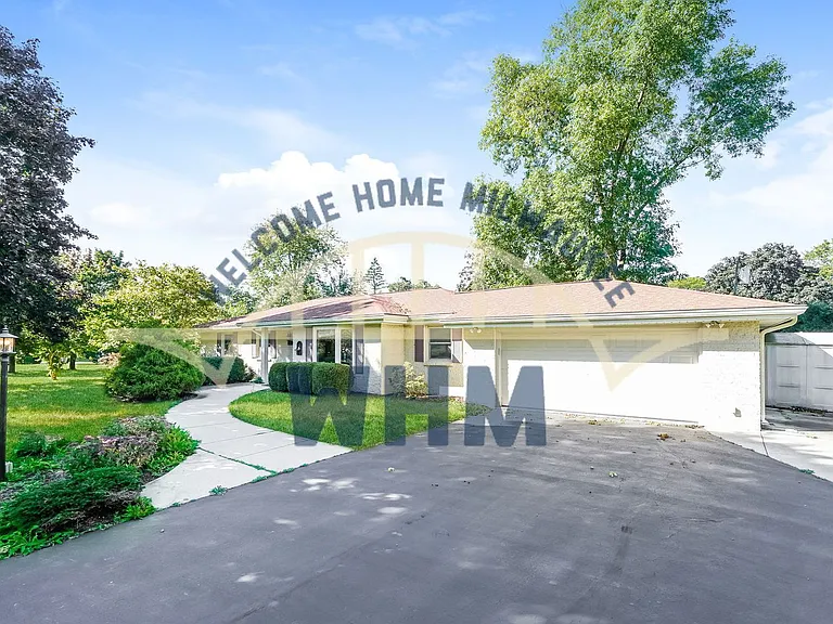 4515 Coral Dr — Photo 3