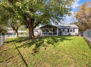 420 Robertsville Rd, Oak Ridge, TN 37830