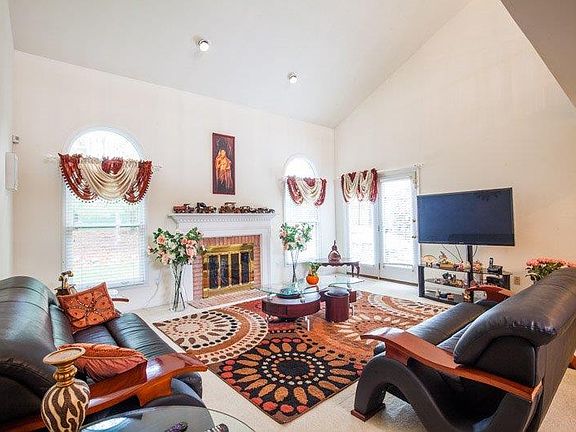 2 storey Family room