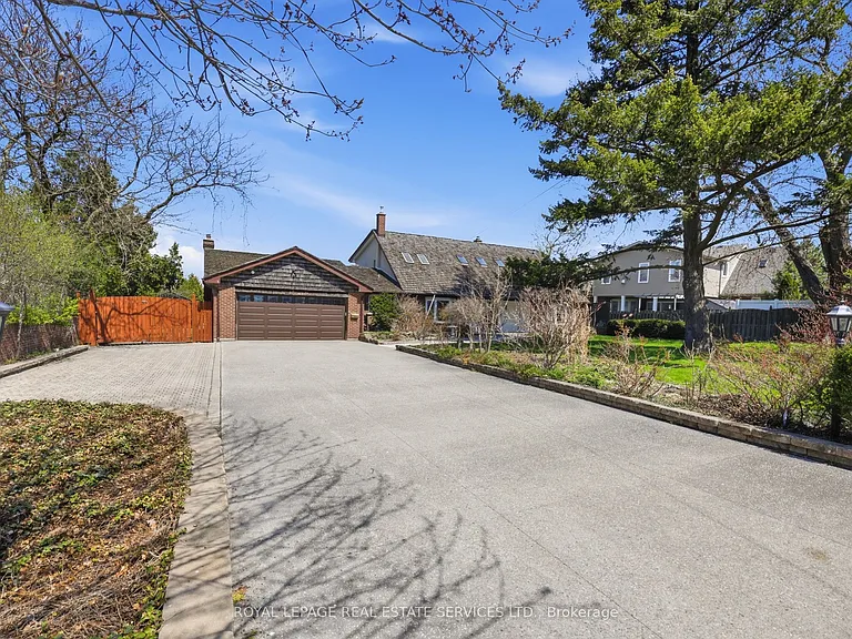 8 Lakeshore Dr — Photo 6