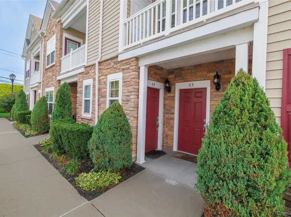 64 Wexford Lane, Oceanside, NY 11572