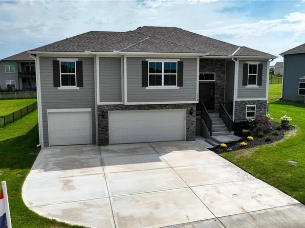 1218 NE 122nd St, Kansas City, MO 64165