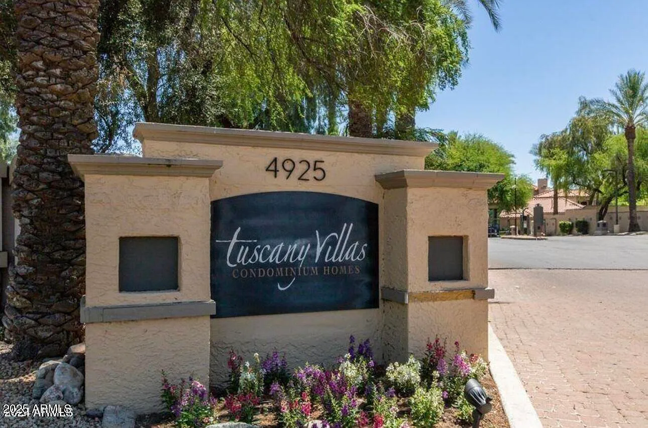 2 bed, 1059 sqft, $2,200 — Photo 2