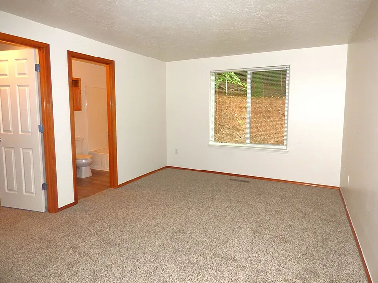 5699 Waln Creek Ct S — Photo 28