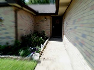 842 Silverpines Rd, Houston, TX 77062