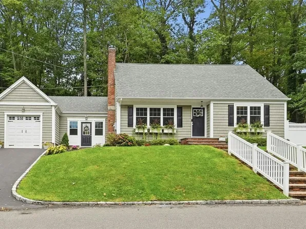 29 Harrison Drive, Northport, NY 11768