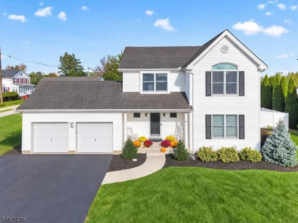 151 S 6Th St, Lopatcong Twp., NJ 08865