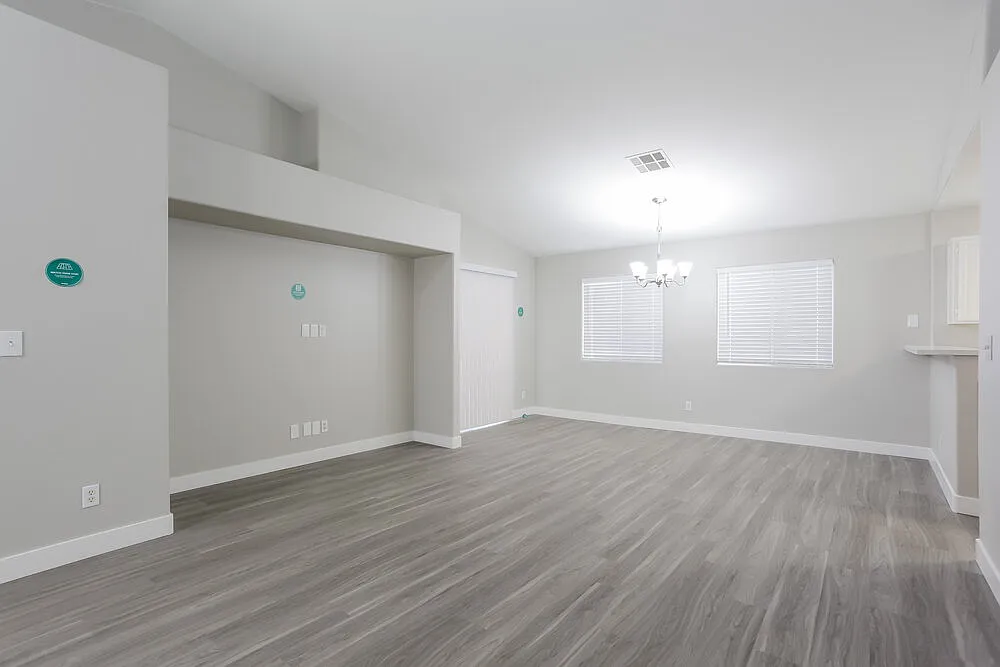 3 bed, 2.0 bath, 1272 sqft, $2,020 — Photo 3