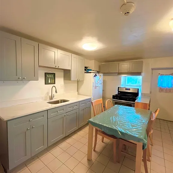 19 Westbourne Ter #A — Photo 3
