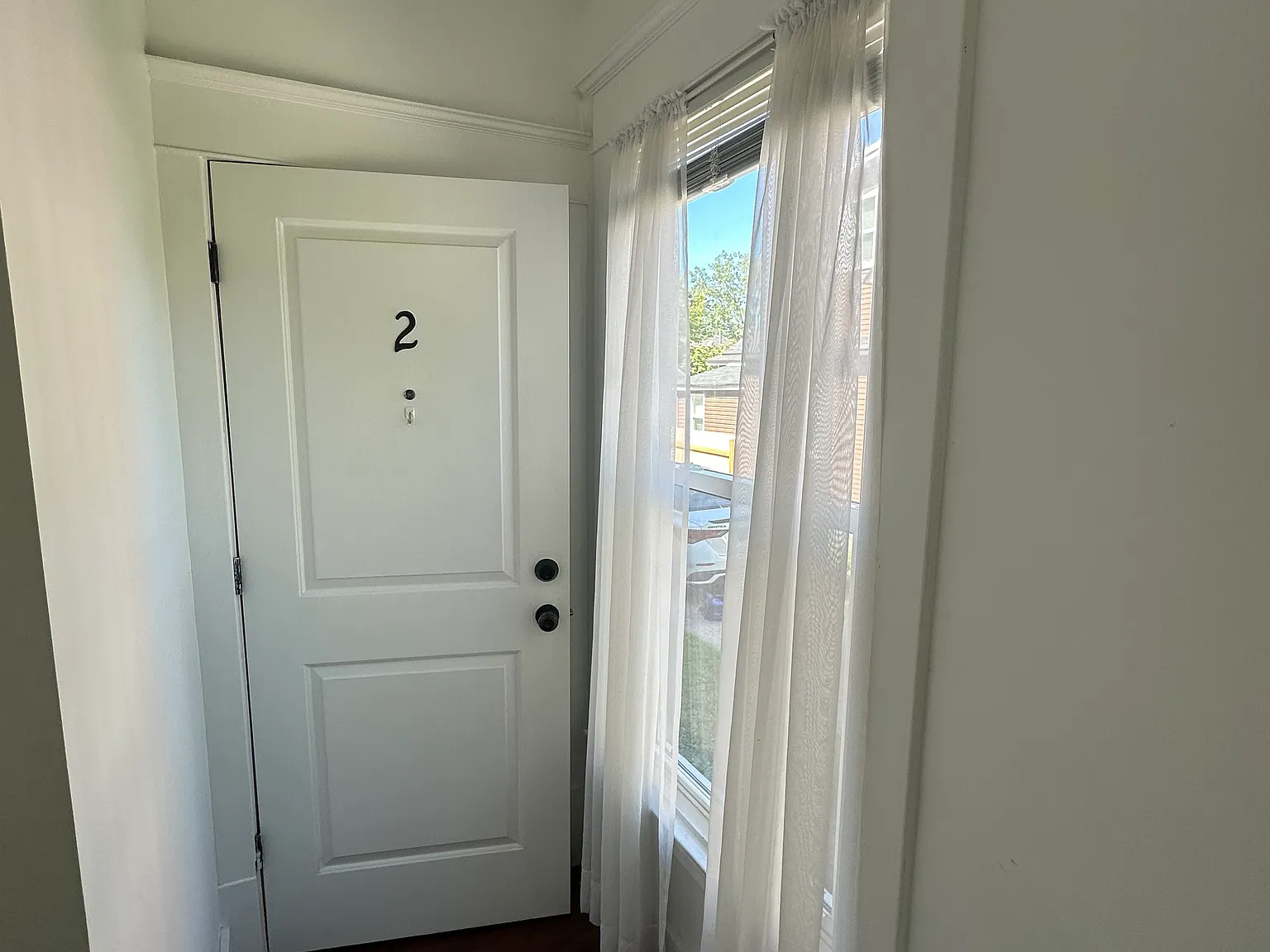 2 bed, 1000 sqft, $1,695 — Photo 1