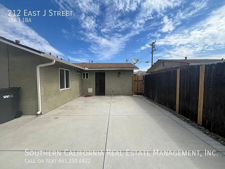 212 E J St — Photo 17