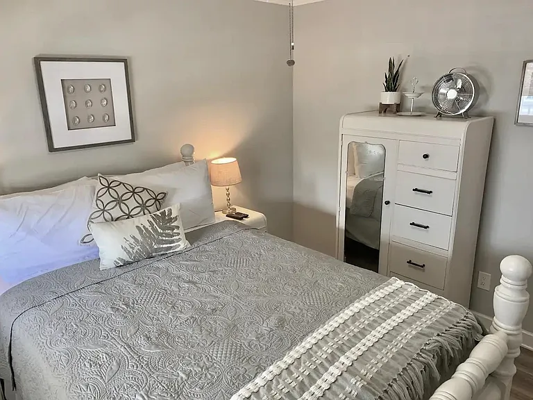1407 Saint Louis Ave #5 — Photo 6