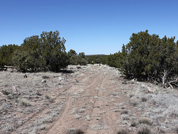 4th image of 18 County Road 8190 N