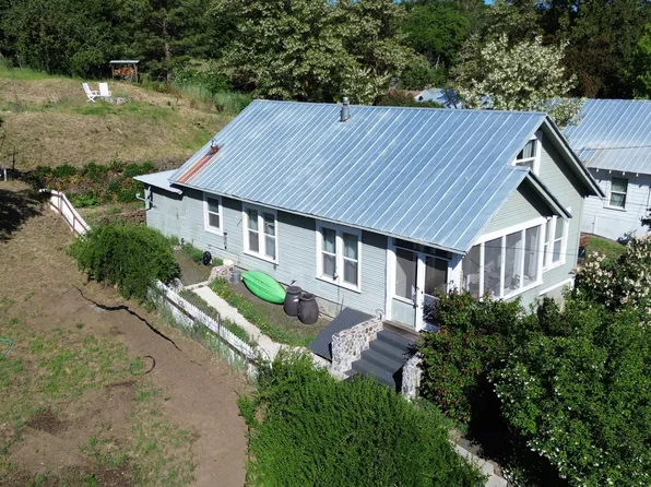 24806 Long St, Fall River Mills, CA 96028