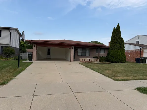 4741 Bloomfield Dr, Sterling Heights, MI 48310