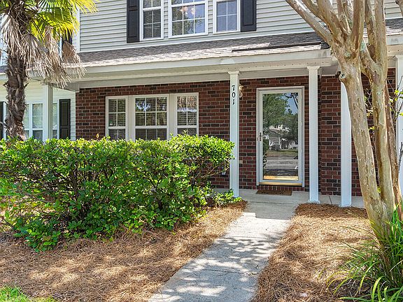 3rd image of 701 Elm Hall Cir