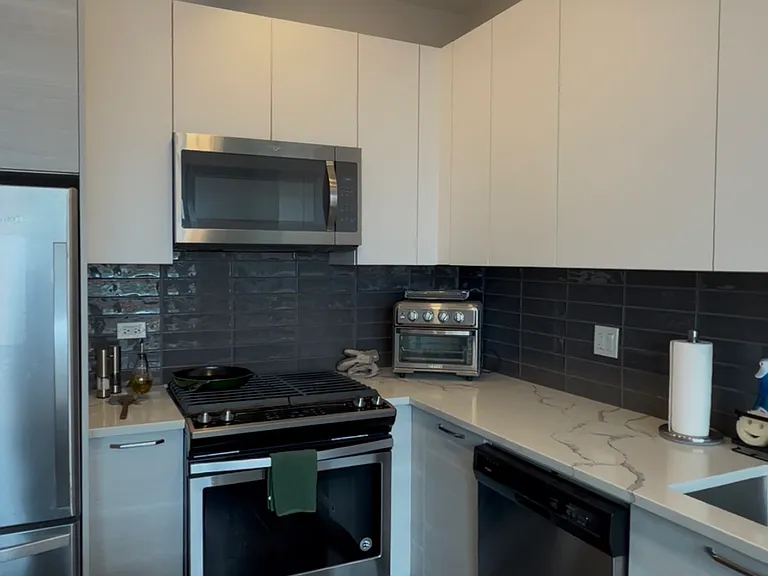 1552 N Wieland St #1 — Photo 1