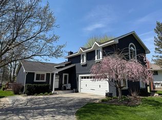 1878 Lake Pointe Dr, Ortonville, MI 48462