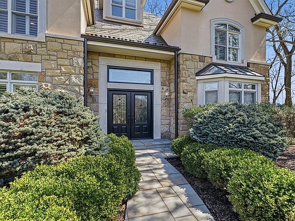 3rd image of 152 Peppergrass Rd