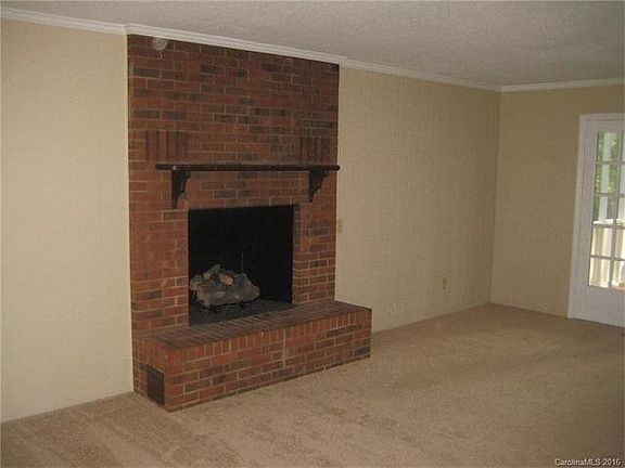 5th image of 316 Windsong Dr
