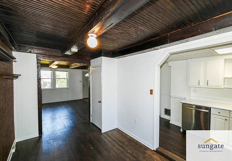 217 W Edgevale Rd — Photo 8