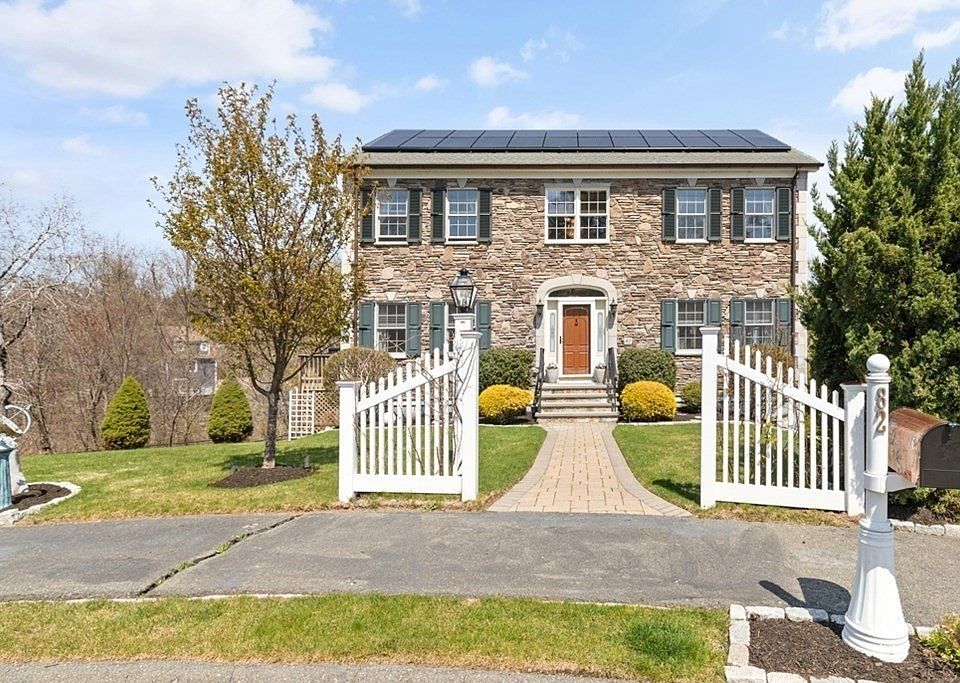 82 Hammersmith Dr, Saugus, MA 01906 Zillow