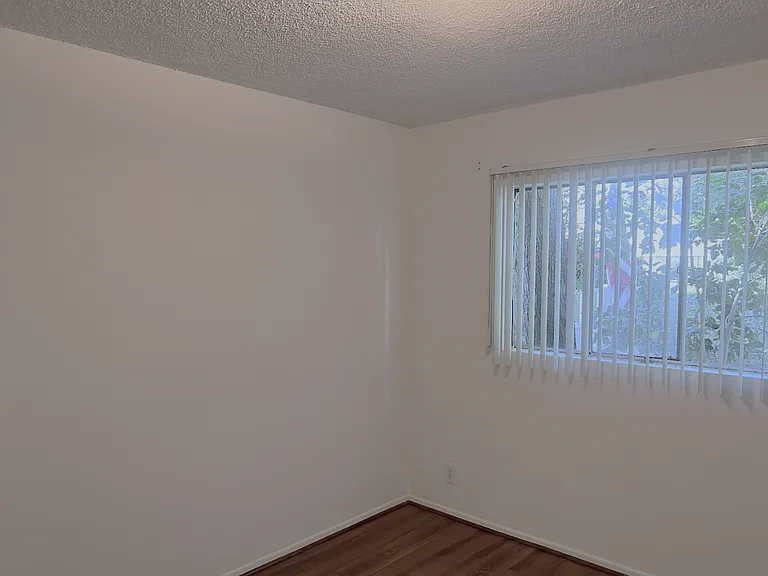 5160 Denny Ave #1 — Photo 8