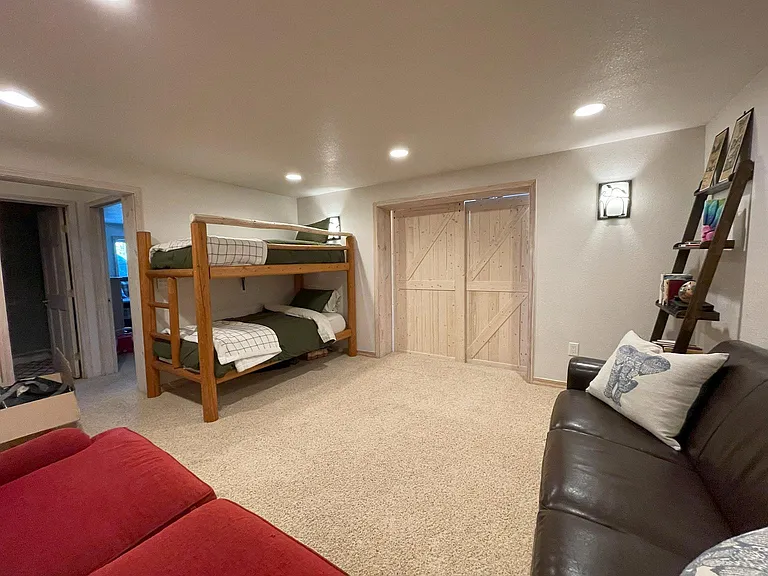 13049 Hillside Dr — Photo 30
