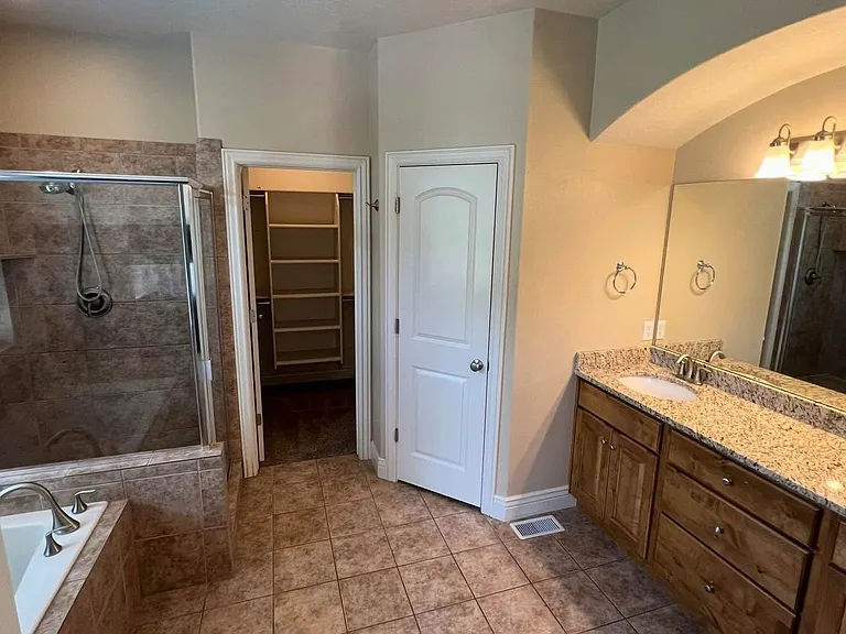 2049 W Sunflower Ln — Photo 17