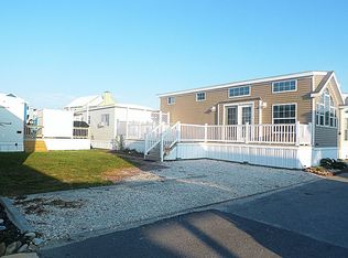 101 Islander Dr #113, Emerald Isle, NC 28594