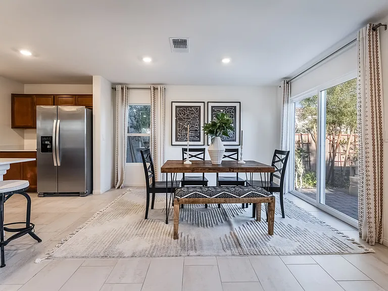 4327 W Gary Ave — Photo 4