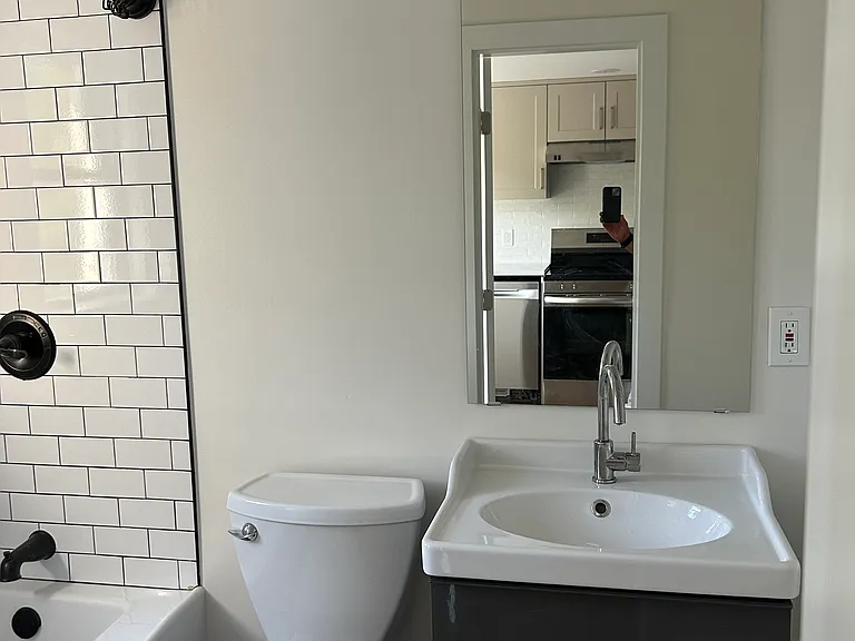 25 Fairlawn Ave #23 — Photo 18