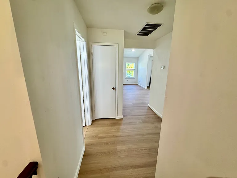 465 Camelback Rd — Photo 4