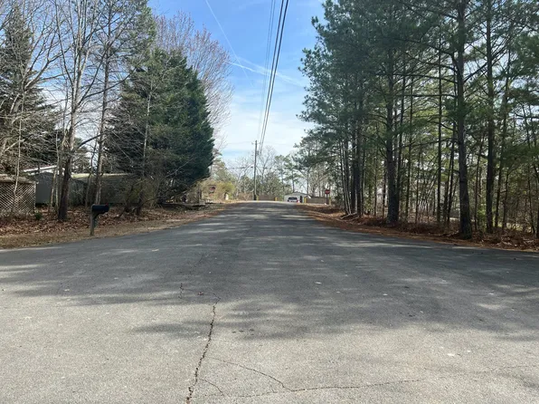 7020 Skyview Ct, Acworth, GA 30102