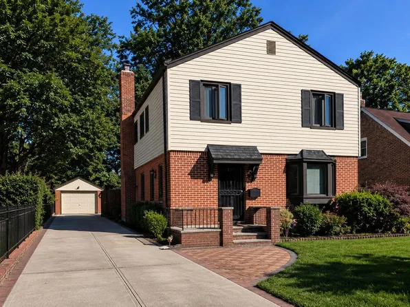 20962 Whitehall Terrace, Queens Village, NY 11427