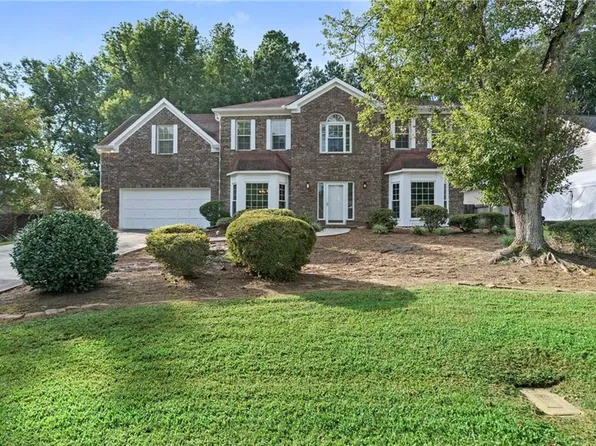 374 Oak Springs Dr, Lawrenceville, GA 30043