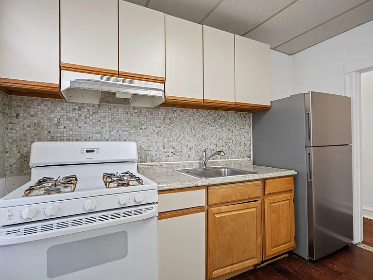156 Chestnut Ave #1F — Photo 3