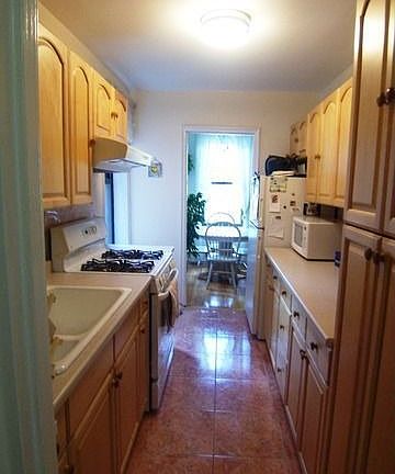 2nd image of 14905 79th Ave APT 517