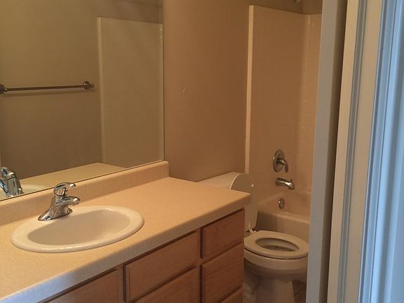 3rd image of 1848 W Sugar Creek Way